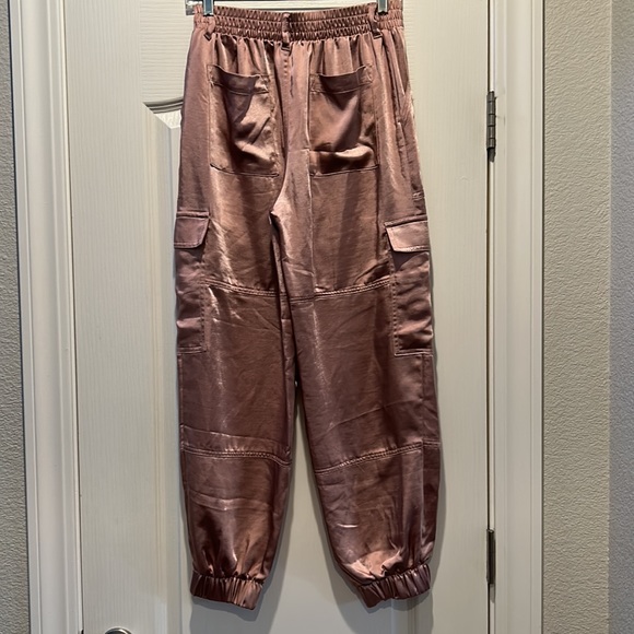 WILD FABLE SMALL SATIN CARGO JOGGERS. Rose gold color Exc Cond. Bundle2Save - Picture 2 of 9